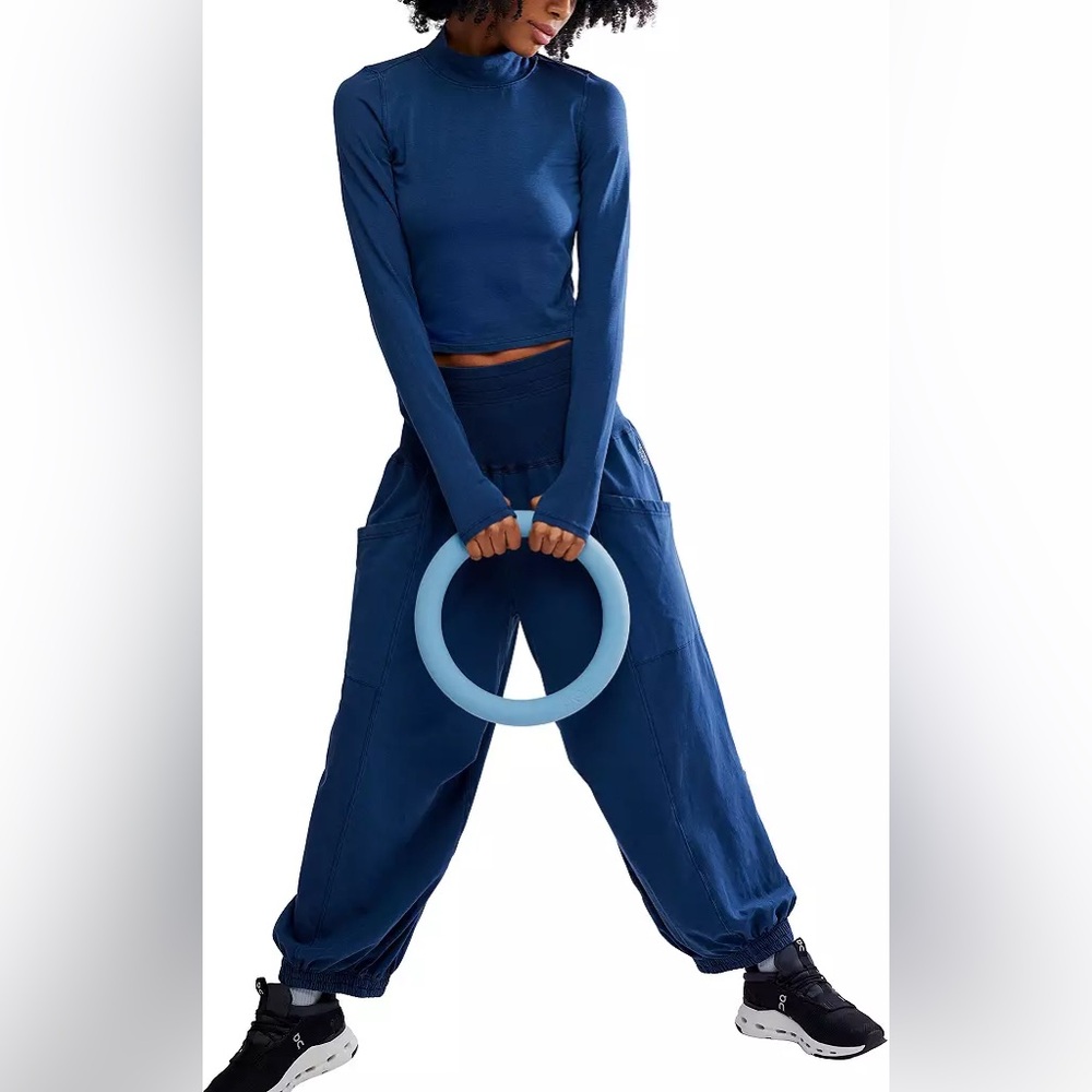NWT FP Movement Women's Up In The Air 2-Piece Set - Picture 9 of 11